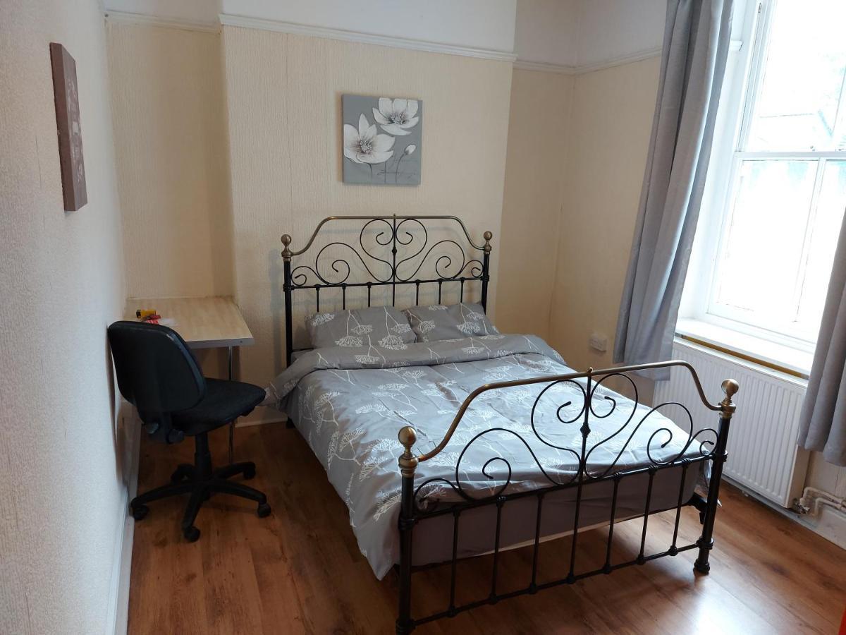 52 Cambrian St * Aberystwyth